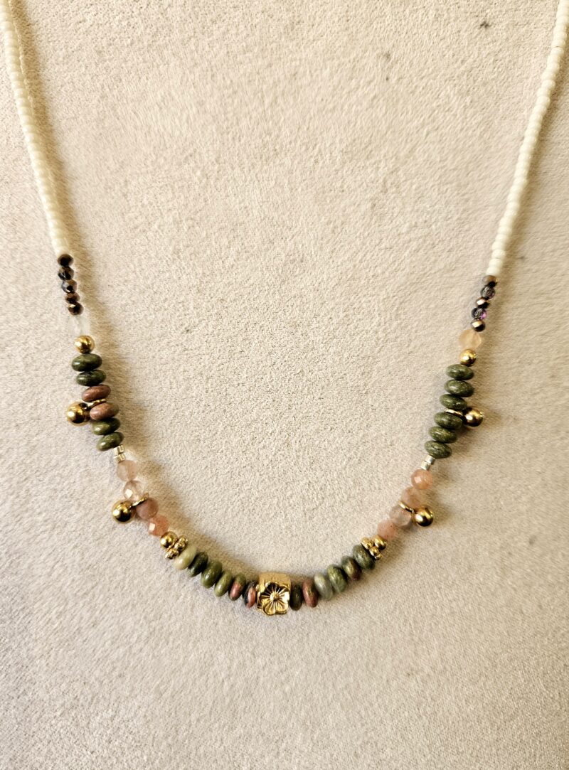 Collier Unakite et Fleur dorée